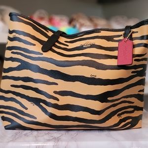 NWOT Coach Carryall bag